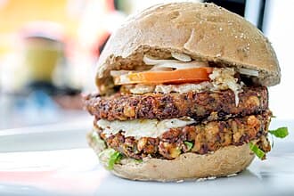 Vegano Burger - Vegan burger with grilled vegetables